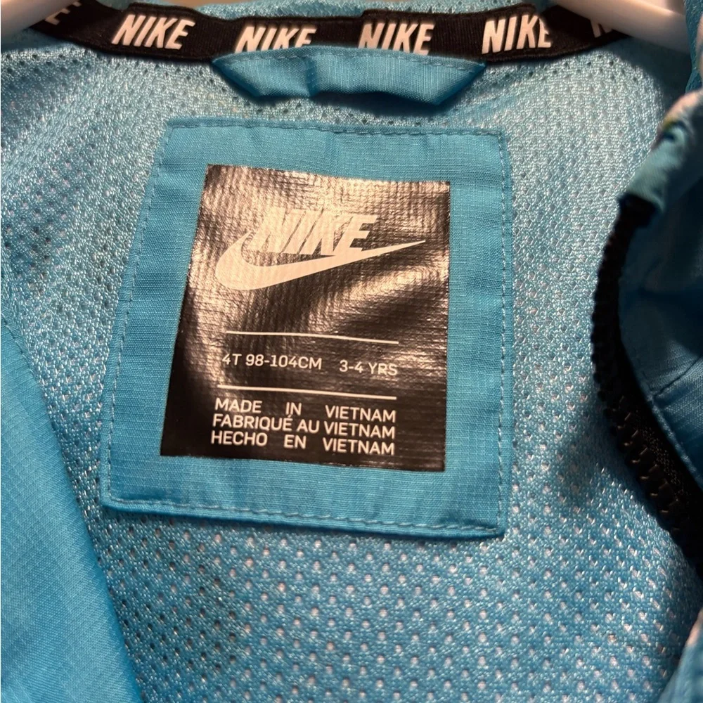 Nike kids Multicolor Graphic Windbreaker‎ size 4T